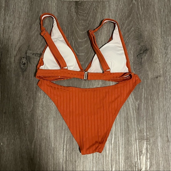 Bikini Set - Picture 2 of 4